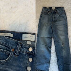 Universal Thread Medium Wash Button-Fly Jeans